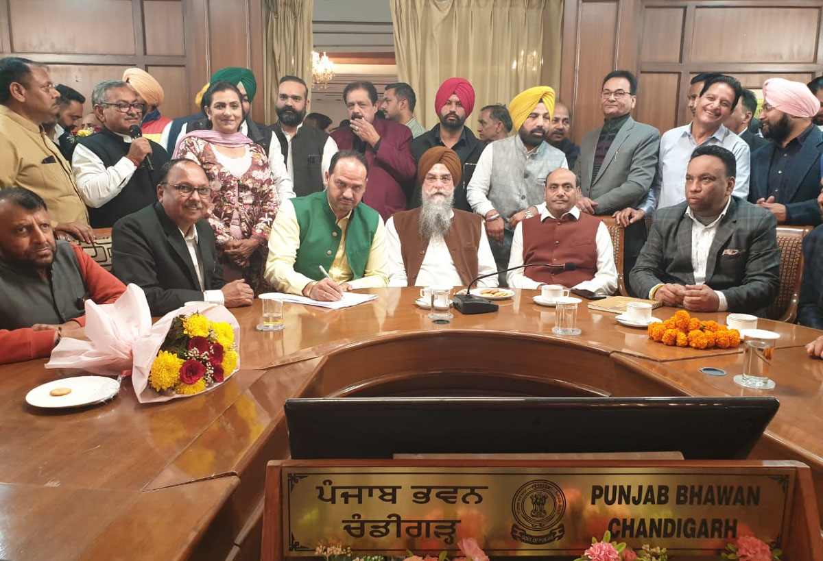 Vineet Verma assumed office as a member of the Punjab Traders Commission.